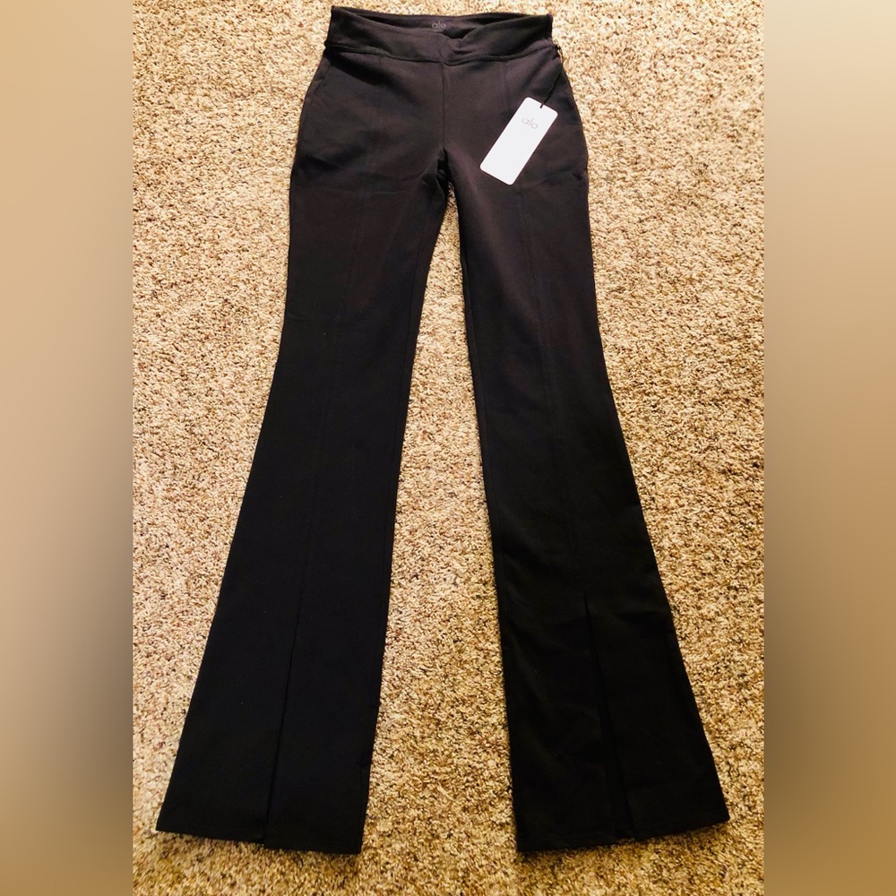 Alo Yoga Airbrush High-Waist Flutter Legging